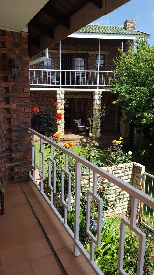 Clarens Cottages Extérieur photo