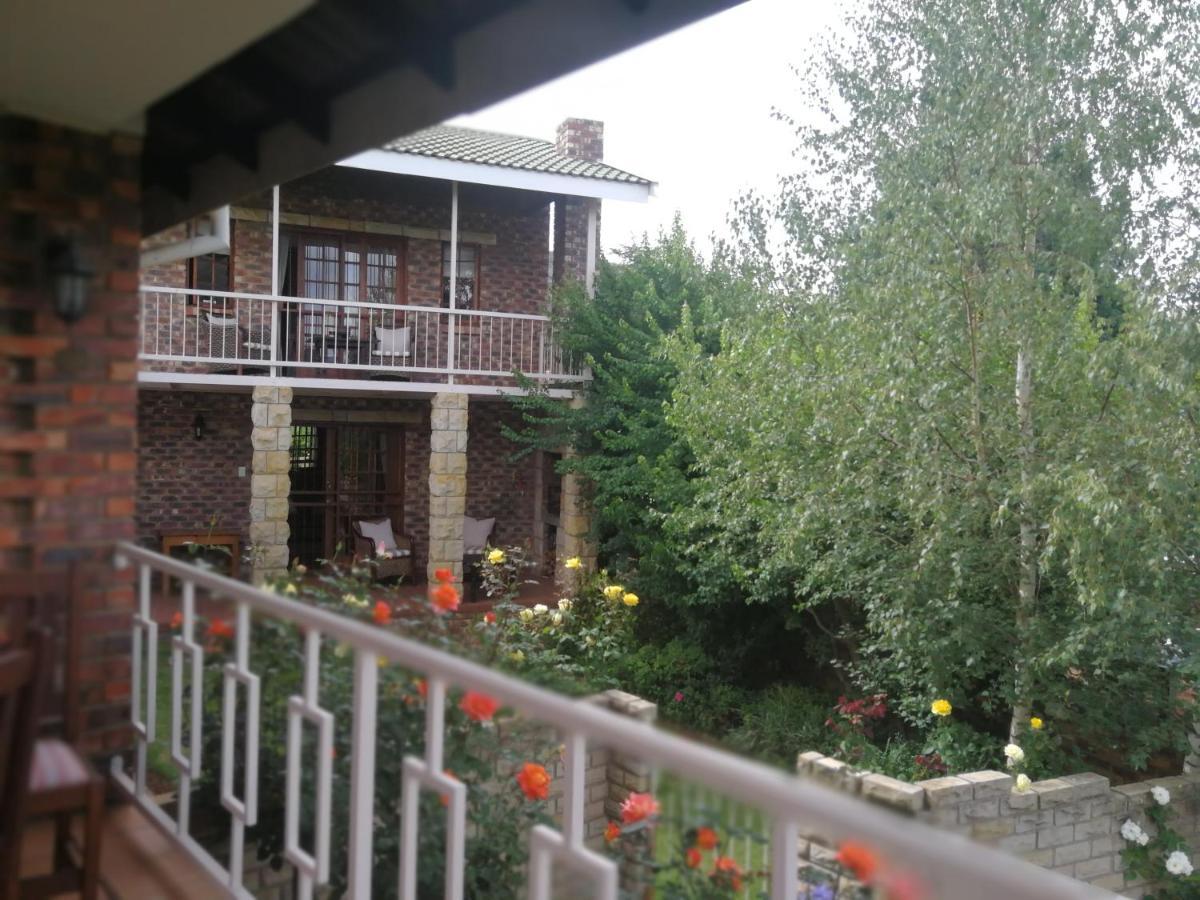 Clarens Cottages Extérieur photo