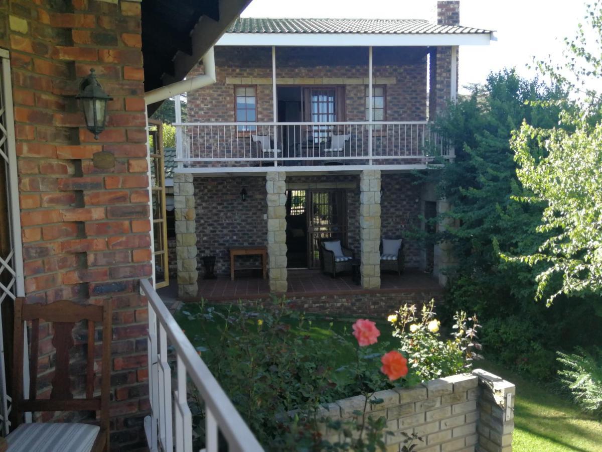Clarens Cottages Extérieur photo