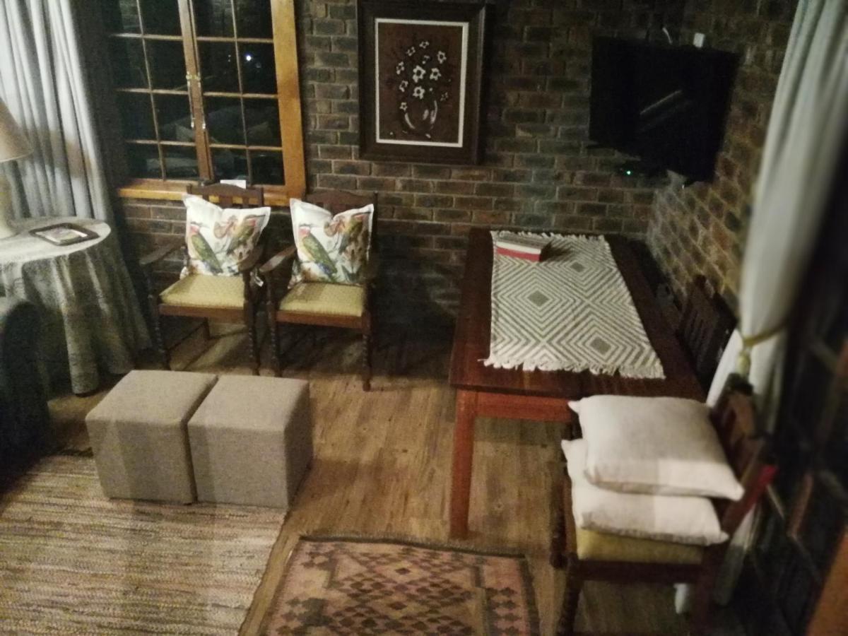 Clarens Cottages Extérieur photo