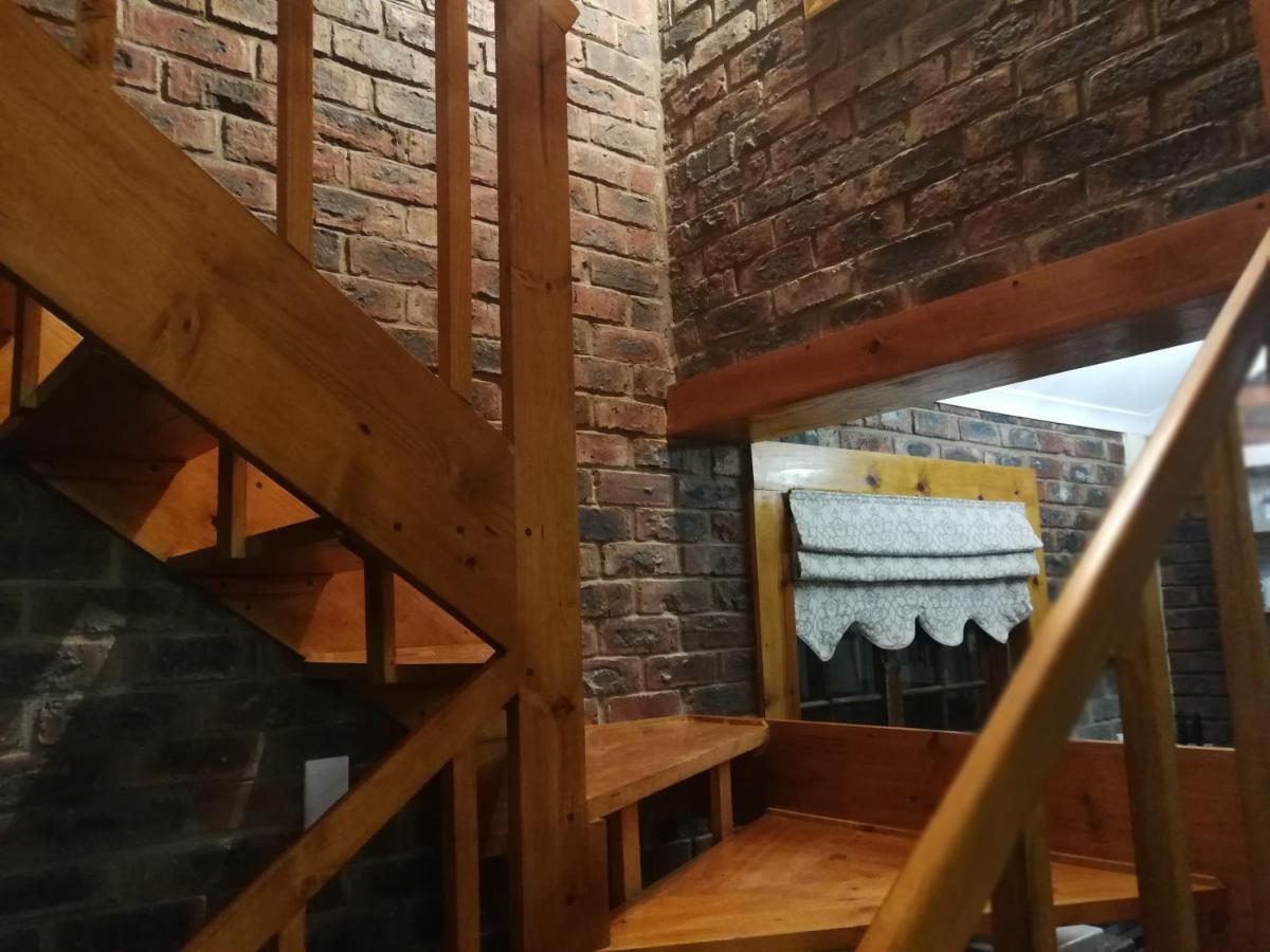 Clarens Cottages Extérieur photo